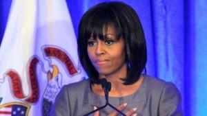 First Lady calls on Chicago to ban stolen guns